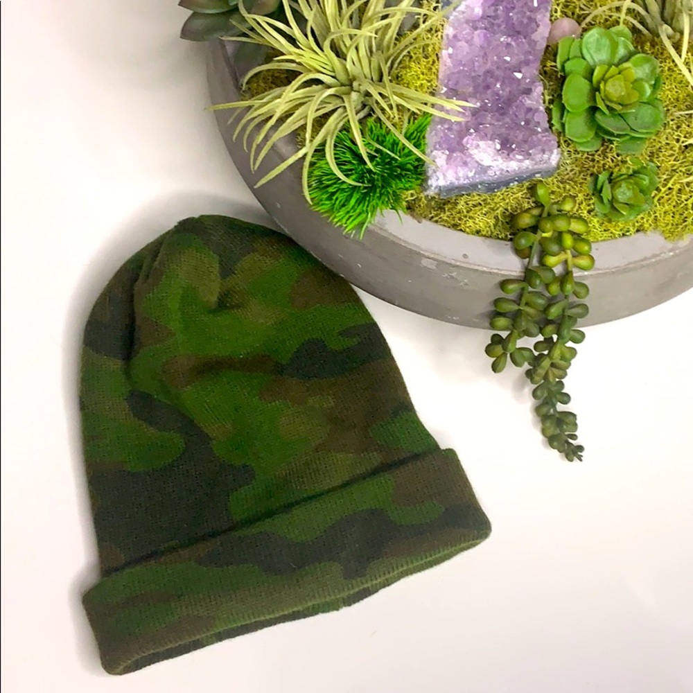 Silence + Noise Urban Outfitters Camo Knit beanie cap winter hat